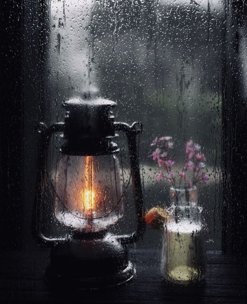 Дождливый вечер за окном