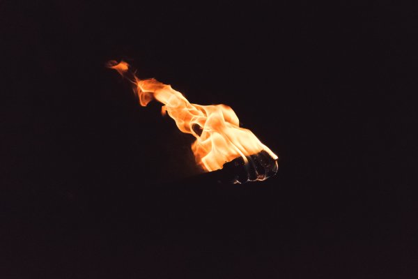 Факел ночью