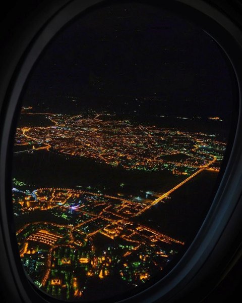 Из окна самолета ночью