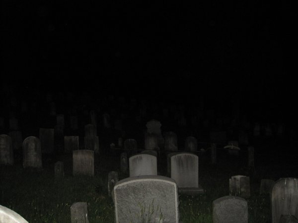 Кладбище ночью реальные