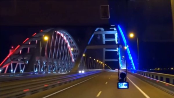Крымский мост ночью
