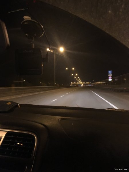 Поездка на машине ночью