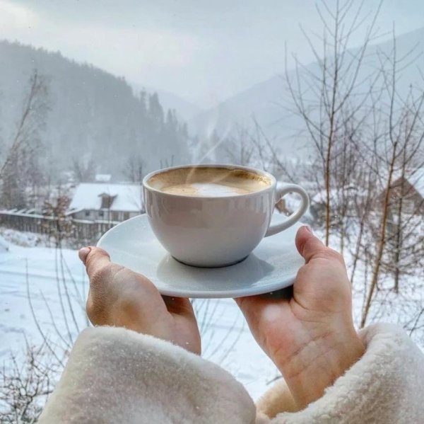 Зимнее утро с кофе с надписями