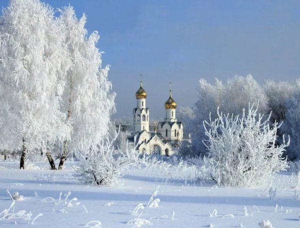 Утро зима и храм